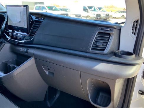 Used 2023 Ford Transit 350 XLT image 18