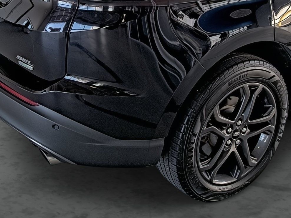 Used 2018 Ford Edge SEL w/ Equipment Group 201A FWD image 13