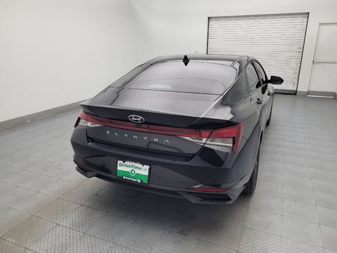 Used 2021 Hyundai Elantra SEL FWD image 7
