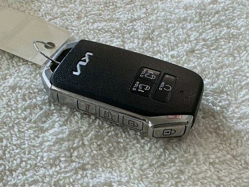 Used 2023 Kia Carnival SX Prestige image 34