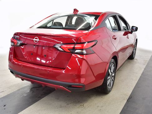 Used 2025 Nissan Versa SV FWD image 7