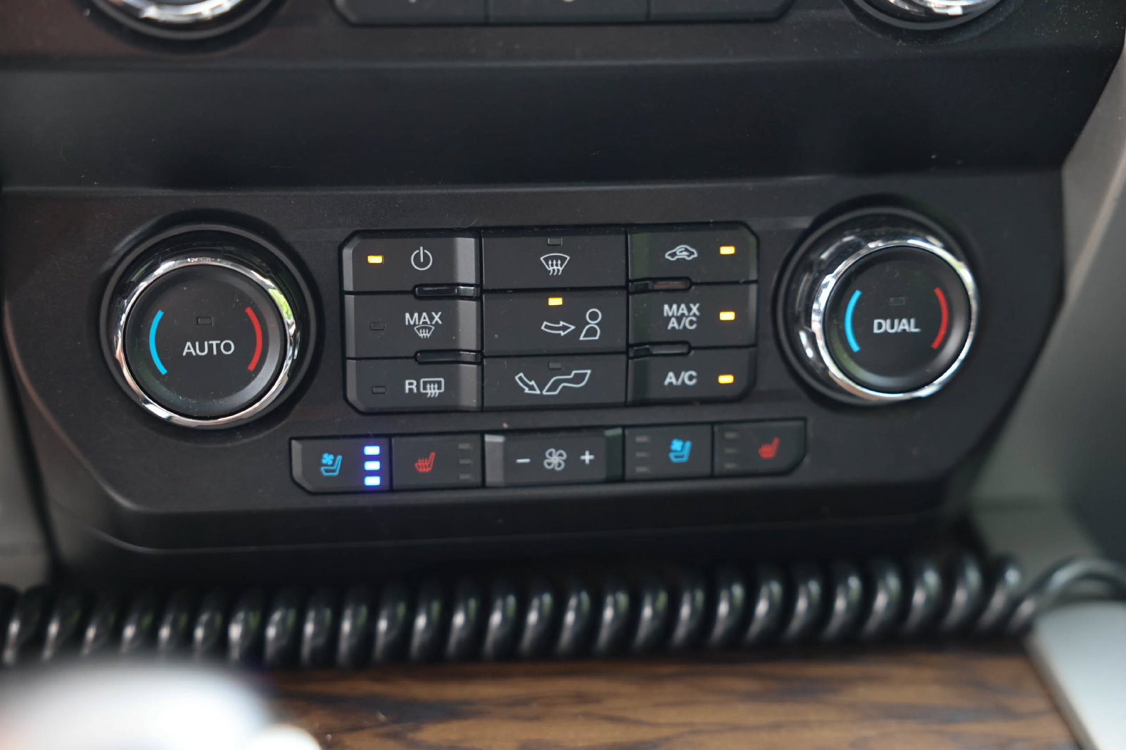 Certified 2019 Ford F150 Lariat w/ Trailer Tow Package AWD/4WD image 25