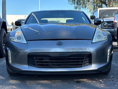 Used 2015 Nissan 370Z Coupe RWD image 2