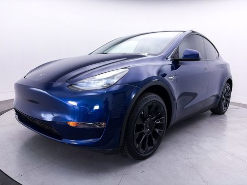 Used 2022 Tesla Model Y Long Range AWD/4WD image 11