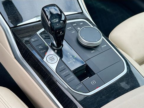 Used 2021 BMW 330i Sedan w/ Premium Package image 17