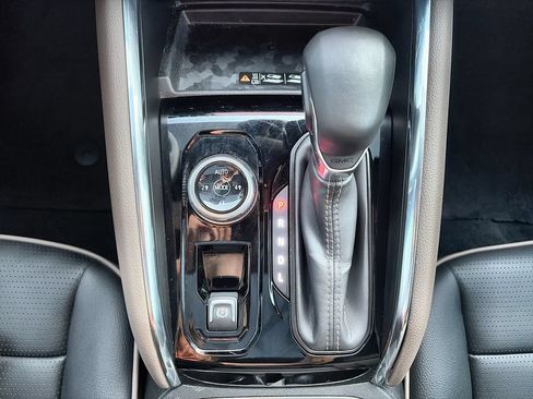 Certified 2025 GMC Canyon Denali AWD/4WD image 16