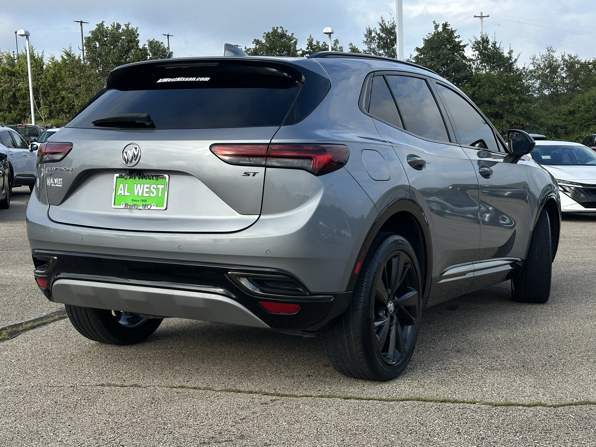 Used 2023 Buick Envision Preferred w/ Sport Touring Package AWD/4WD image 3