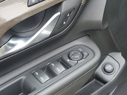 Used 2023 GMC Terrain Denali w/ Denali Premium Package image 21