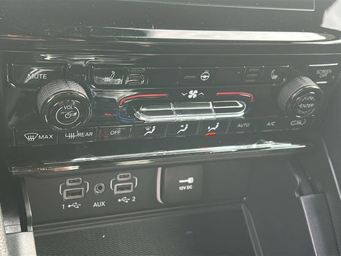 New 2025 Jeep Grand Cherokee L Altitude image 25