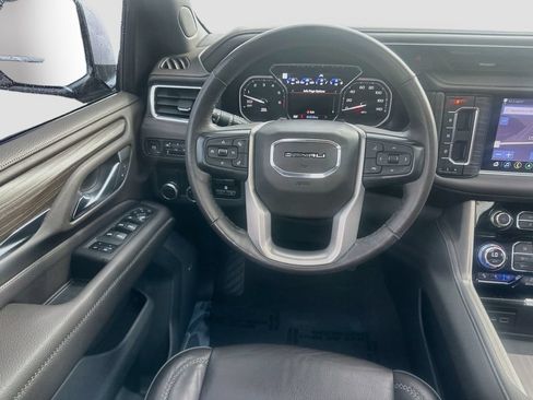 Used 2021 GMC Yukon XL Denali w/ Denali Premium Package RWD image 24