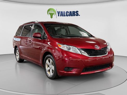 Used 2015 Toyota Sienna LE FWD image 7