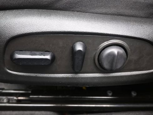 Used 2021 Chevrolet Malibu RS image 32