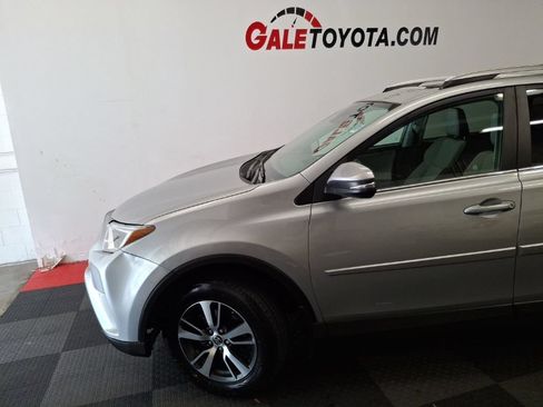 Used 2018 Toyota RAV4 XLE w/ Plus Extra Value Package AWD/4WD image 5