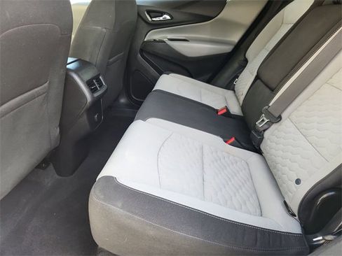 Used 2018 Chevrolet Equinox LT image 23