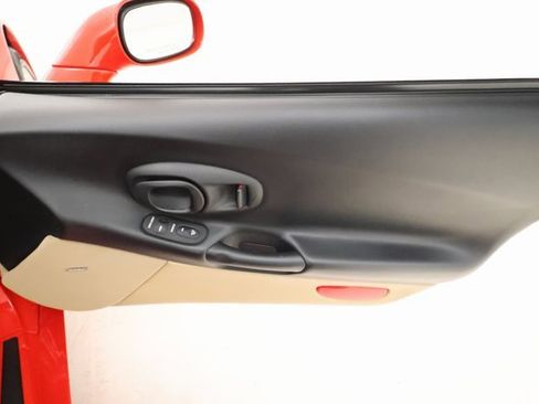 Used 2000 Chevrolet Corvette Convertible w/ Performance Handling Pkg image 23