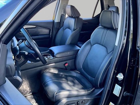Used 2025 Honda Pilot Elite image 17