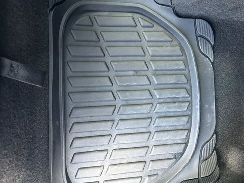 Used 2021 Buick Encore Preferred image 17