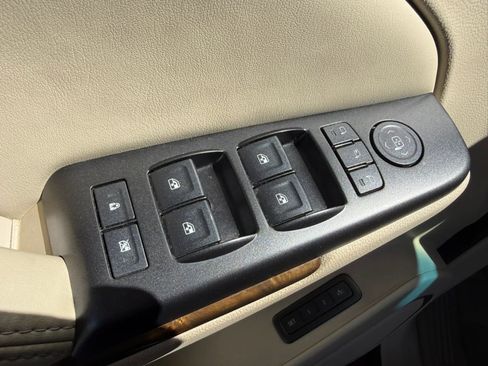 Used 2016 GMC Yukon Denali w/ Open Road Package image 39