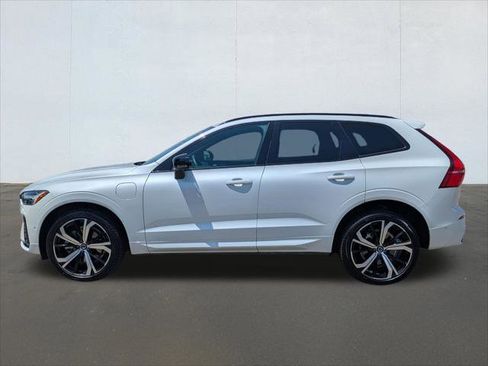 Used 2022 Volvo XC60 T8 R-Design w/ Advanced Package AWD/4WD image 2