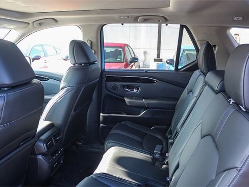 New 2025 Honda Pilot Touring image 28