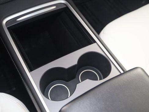 Used 2021 Tesla Model 3 Long Range image 31