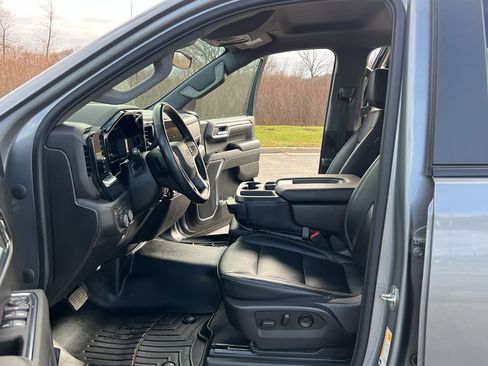 Used 2023 Chevrolet Silverado 1500 RST w/ Z71 Off-Road Package image 16