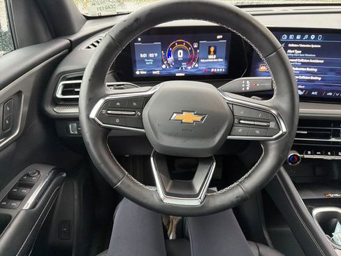 Used 2026 Chevrolet Traverse LT AWD/4WD image 13