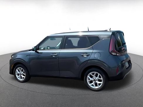 Used 2025 Kia Soul LX w/ LX Technology Package FWD image 10