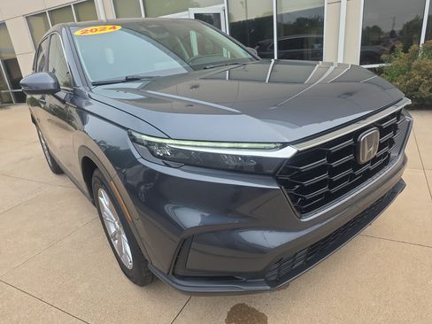 Used 2024 Honda CR-V EX image 3