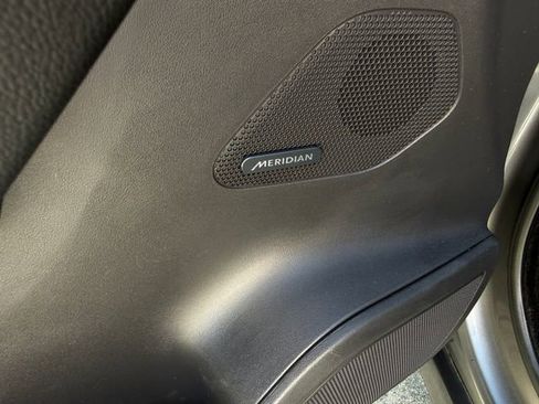 Used 2017 Jaguar F-PACE Prestige image 11