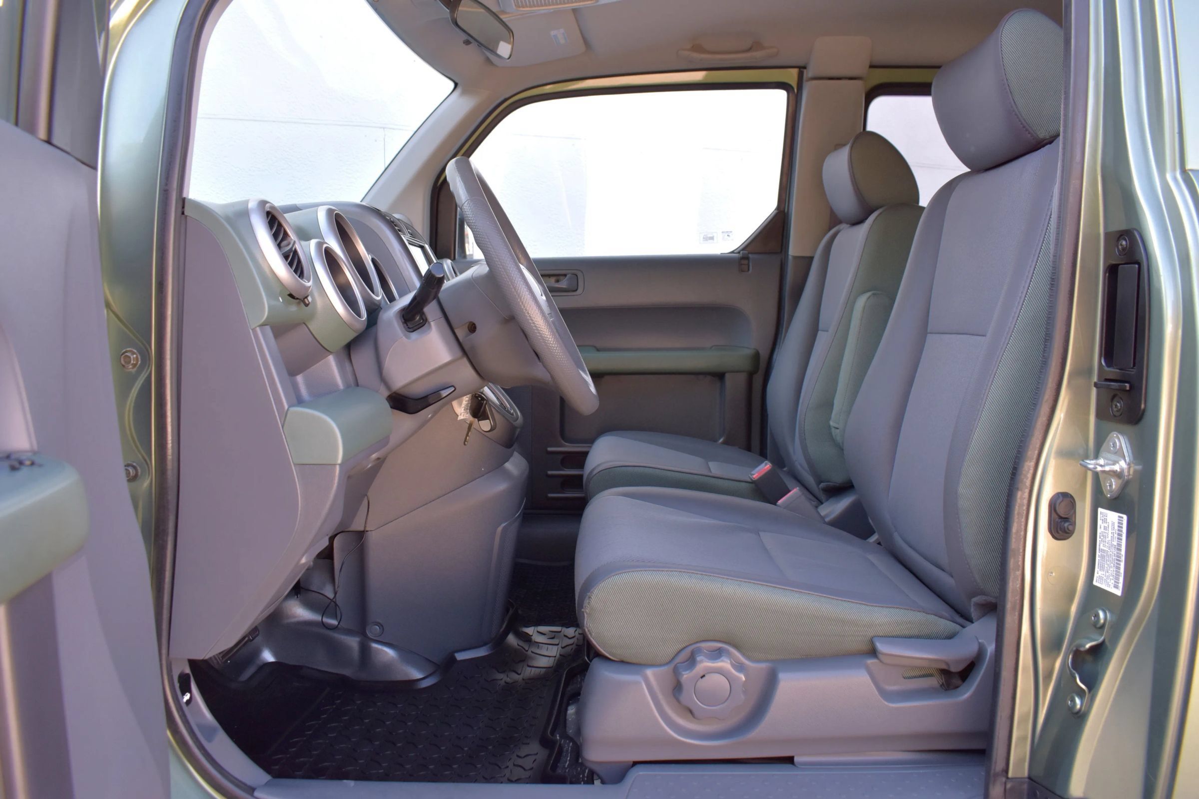 Used 2005 Honda Element EX image 10