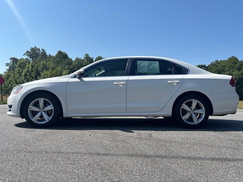 Used 2012 Volkswagen Passat 2.5 SE FWD image 2
