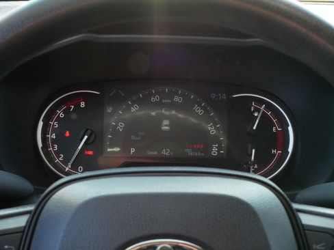 Certified 2025 Toyota RAV4 LE image 21