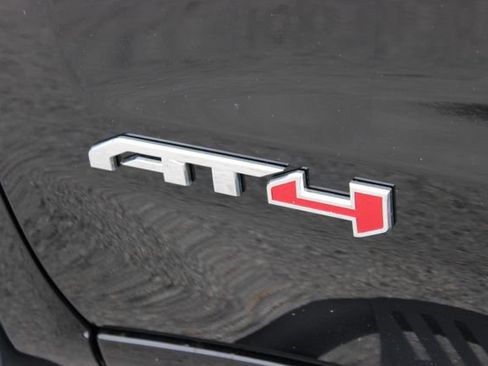 Used 2023 GMC Sierra 1500 AT4 w/ AT4 Premium Package AWD/4WD image 18