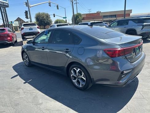 Used 2020 Kia Forte LXS FWD image 5
