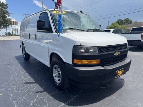 Used 2021 Chevrolet Express 2500 RWD image 8