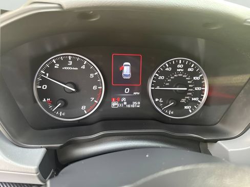 Used 2025 Subaru Crosstrek 2.5i Premium AWD/4WD image 17