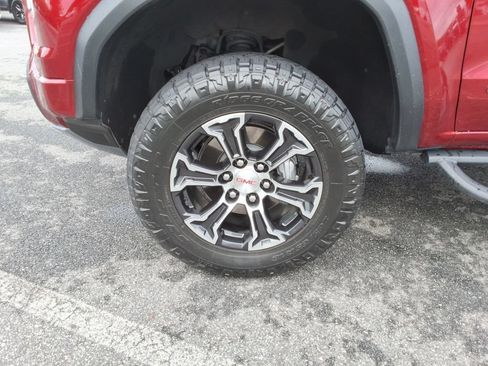 Certified 2024 GMC Canyon AT4 w/ LPO, Off Road Lift Package AWD/4WD image 10