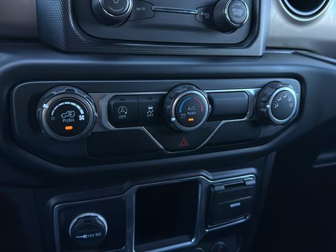 Used 2020 Jeep Wrangler Unlimited Sport AWD/4WD image 17