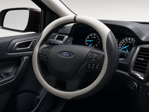 Used 2023 Ford Ranger Lariat RWD image 17