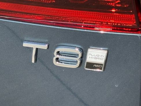 New 2026 Volvo XC60 T8 Ultra w/ Protection Package Premier image 9