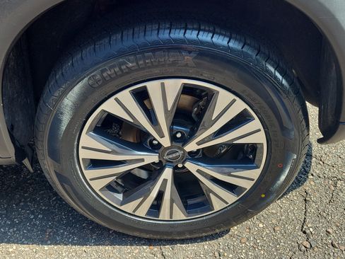 Certified 2023 Nissan Rogue SV FWD image 8