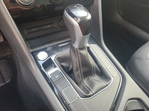 Used 2024 Volkswagen Taos SE w/ Panoramic Sunroof Package image 26