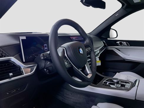 New 2026 BMW X5 xDrive40i w/ Climate Comfort Package image 10