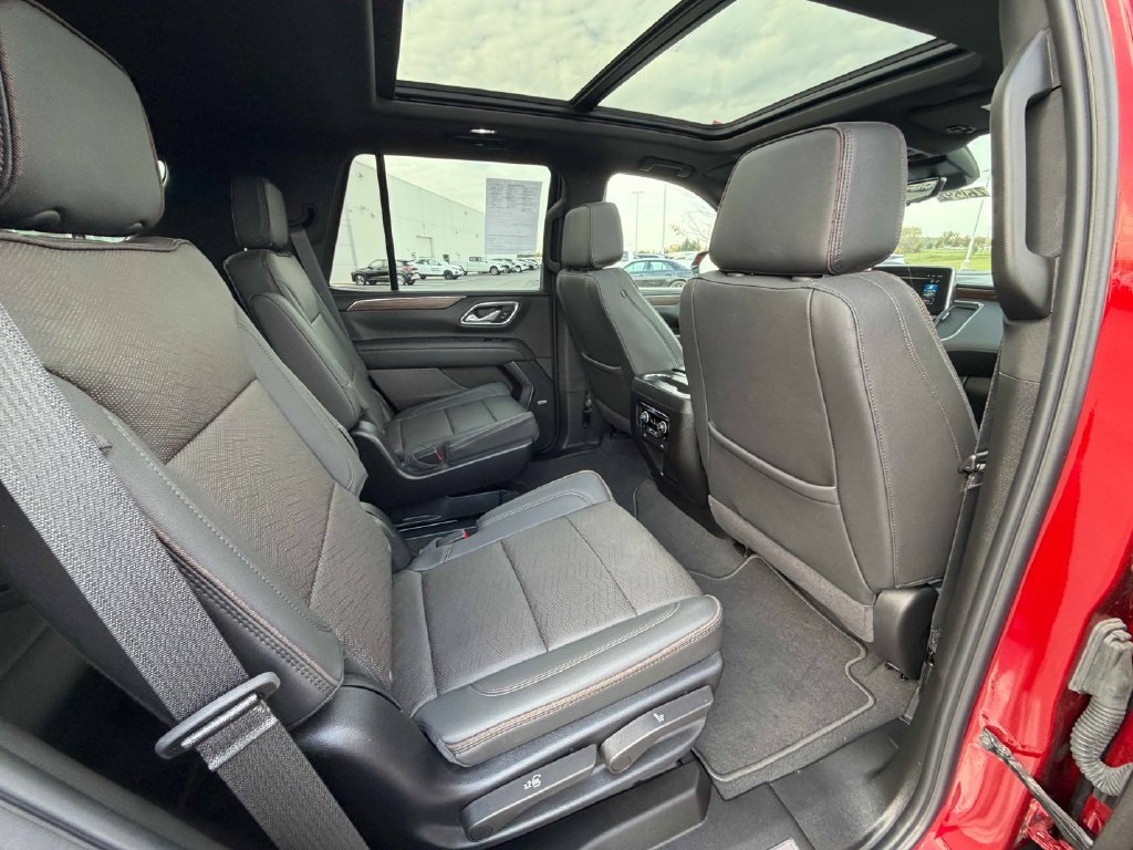 Used 2024 Chevrolet Tahoe High Country AWD/4WD image 26