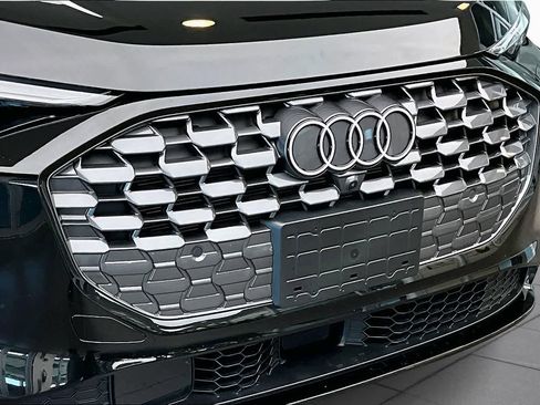 Certified 2025 Audi Q5 Premium Plus w/ Premium Plus AWD/4WD image 32