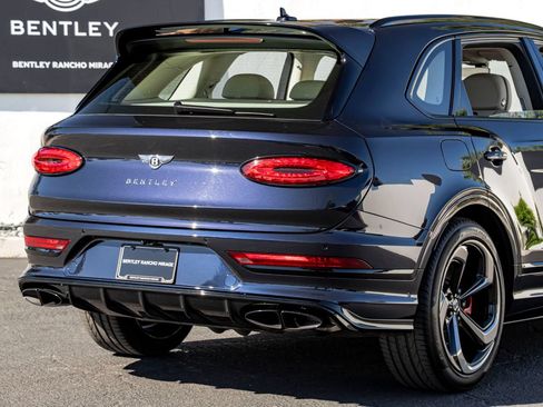 Used 2023 Bentley Bentayga AWD/4WD image 12