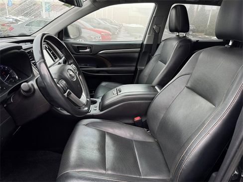 Used 2019 Toyota Highlander Limited image 6