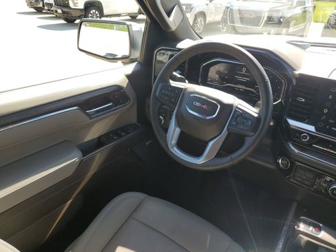 Used 2023 GMC Sierra 1500 SLT w/ SLT Premium Plus Package AWD/4WD image 17