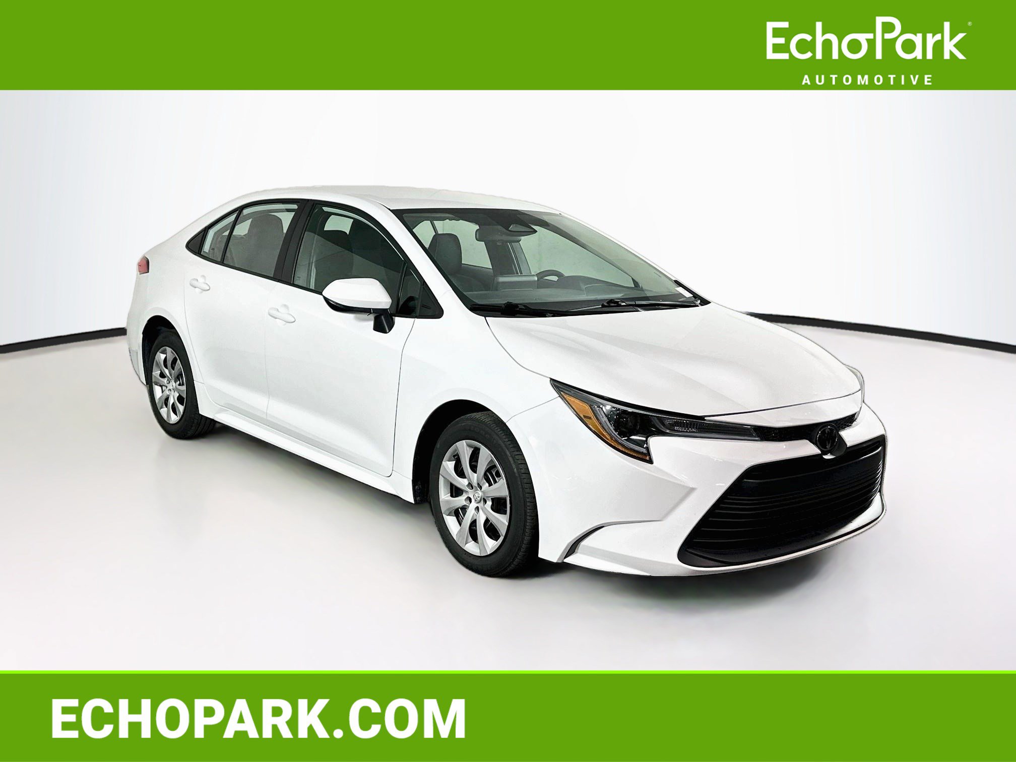Used 2025 Toyota Corolla LE FWD image 1